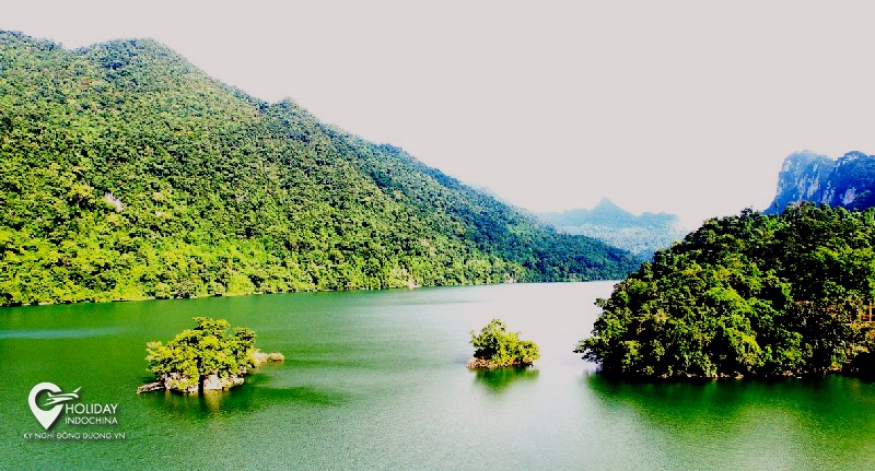 Hồ Ba Bể - món quà vô giá thiên nhiên ban tặng