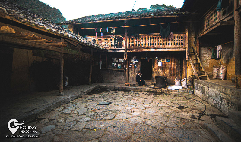 Du lịch Hà Giang ghé thăm nhà của Pao cổ kính đẹp lạ kỳ