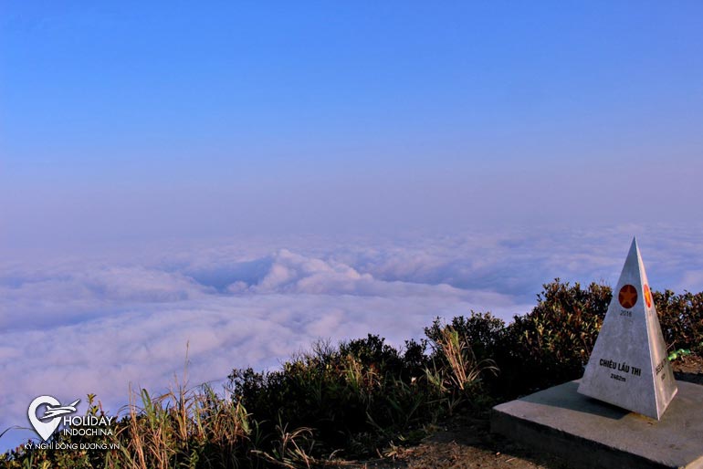 Săn mây trên đỉnh Chiêu Lầu Thi khi du lịch Hà Giang (2024)