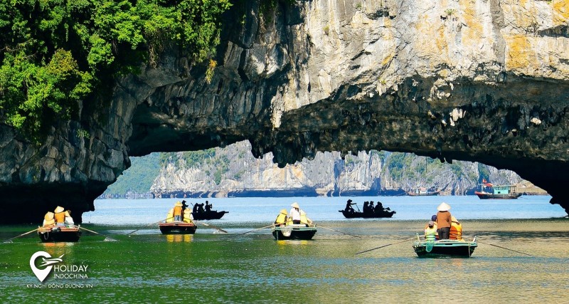 Top 10 hang động đẹp phải khám phá khi đến Vịnh Hạ Long