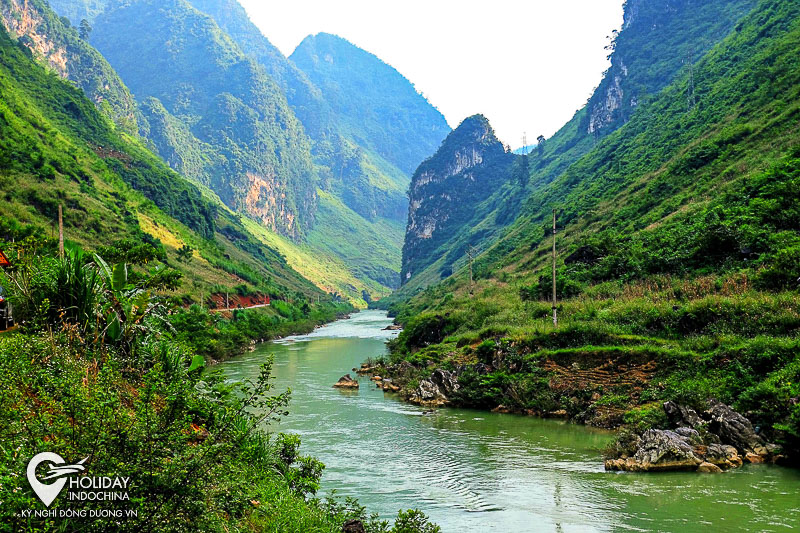 Sông Nho Quế Hà Giang - Vẻ đẹp dịu dàng giữa cao nguyên đá gai góc