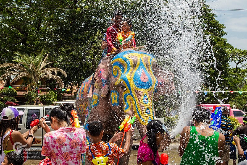 Tham gia lễ hội té nước Songkran Thái Lan cần chú ý gì?