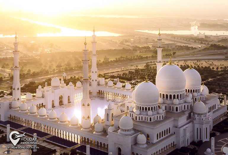 Thánh đường Sheikh Zayed ở Abu Dhabi có gì đặc biệt 5/2022