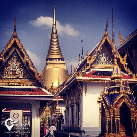 Chùa nào thường được ghé thăm ở Bangkok?