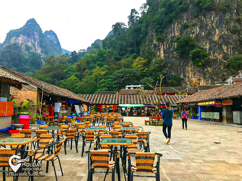 Dạo chơi phố cổ Đồng Văn Hà Giang