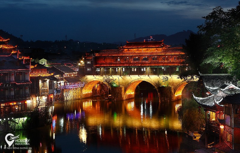 Trải nghiệm những điều thú vị chỉ có ở Phượng Hoàng cổ trấn