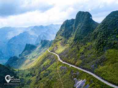 Chinh phục đèo Mã Pí Lèng khi du lịch Hà Giang (2025)