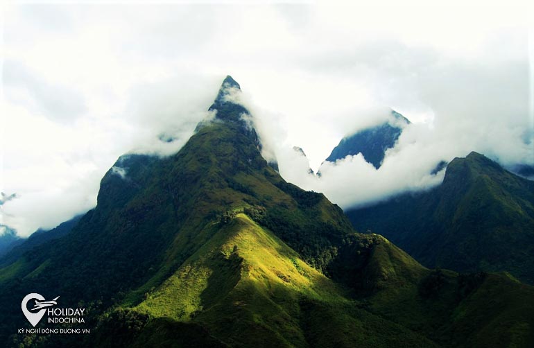 Đỉnh Tây Côn Lĩnh hùng vĩ như nào? - Du lịch Hà Giang (2025)