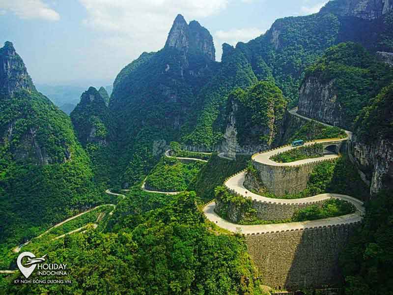 Thót tim với 99 khúc cua Thiên Môn Sơn (2025)