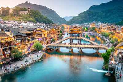 Tour Phượng Hoàng Cổ Trấn - Trương Gia Giới - Ân Thi Giá Rẻ Hot 2025 (Bay West Air)