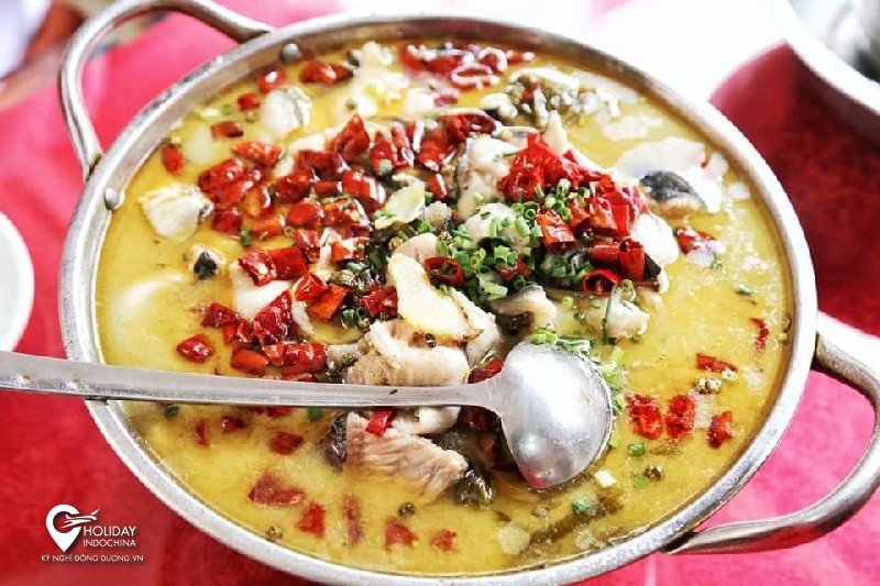 Trấn Phượng Ho&agrave;ng vẻ đẹp cổ k&iacute;nh h&uacute;t du kh&aacute;ch