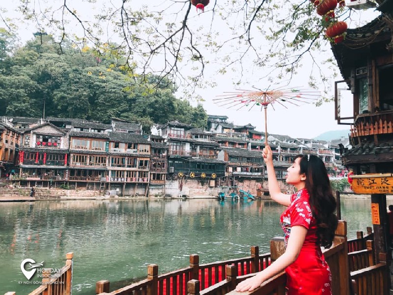 tour phượng ho&agrave;ng cổ trấn