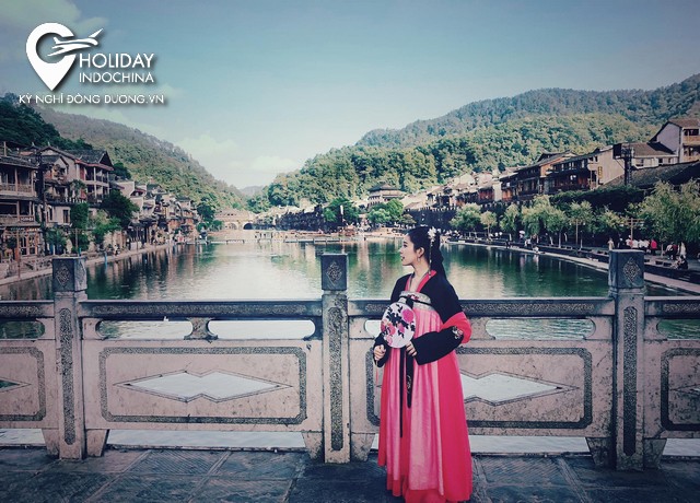 tour phượng ho&agrave;ng cổ trấn từ s&agrave;i g&ograve;n