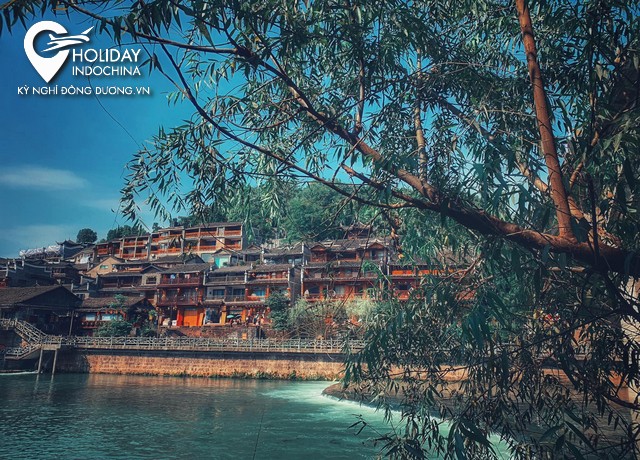 tour phượng ho&agrave;ng cổ trấn