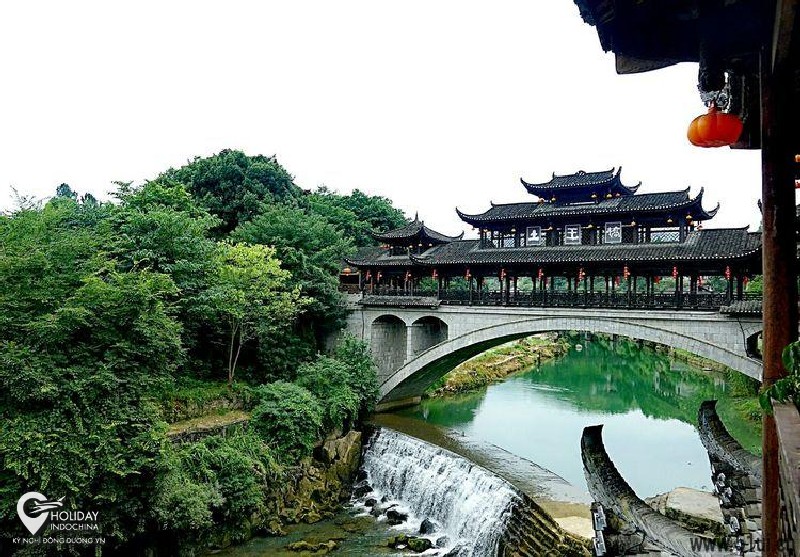 tour phượng ho&agrave;ng cổ trấn từ hcm