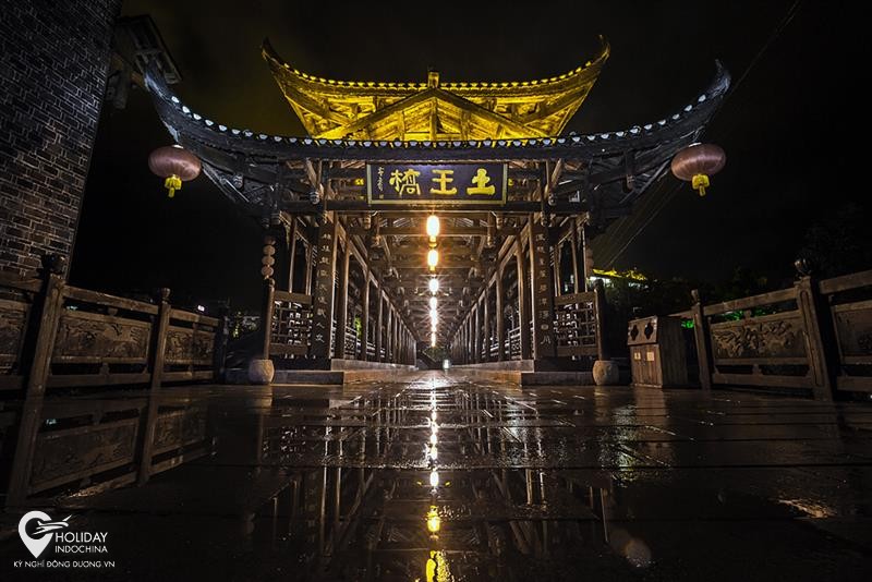 tour phượng ho&agrave;ng cổ trấn gi&aacute; rẻ