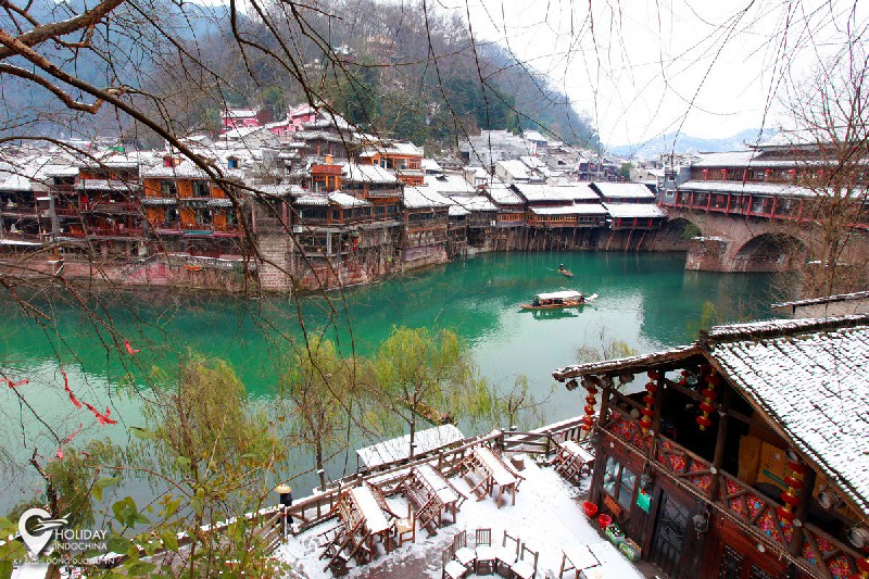 tour phượng ho&agrave;ng cổ trấn gi&aacute; rẻ