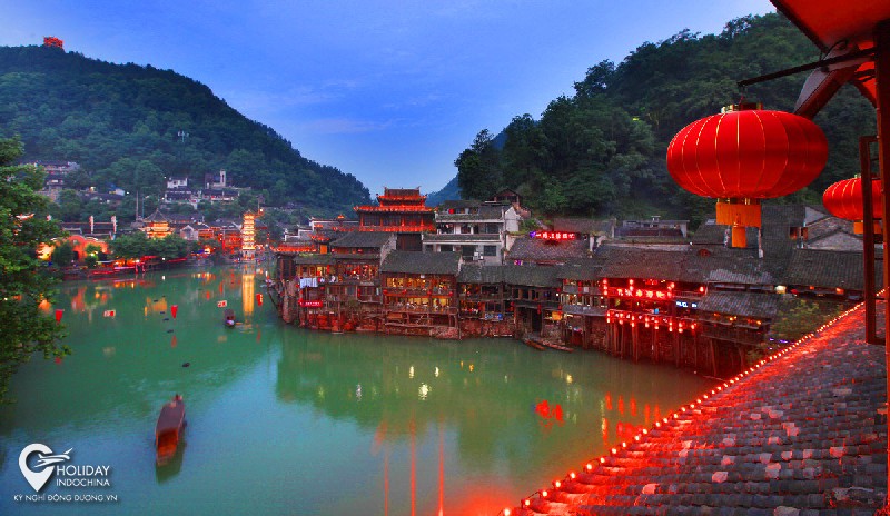 phượng ho&agrave;ng cổ trấn trung quốc