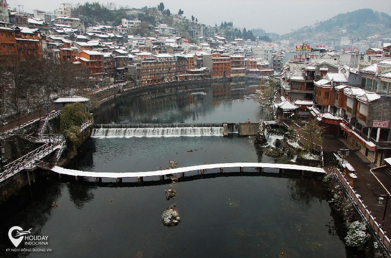 phượng ho&agrave;ng cổ trấn trung quốc