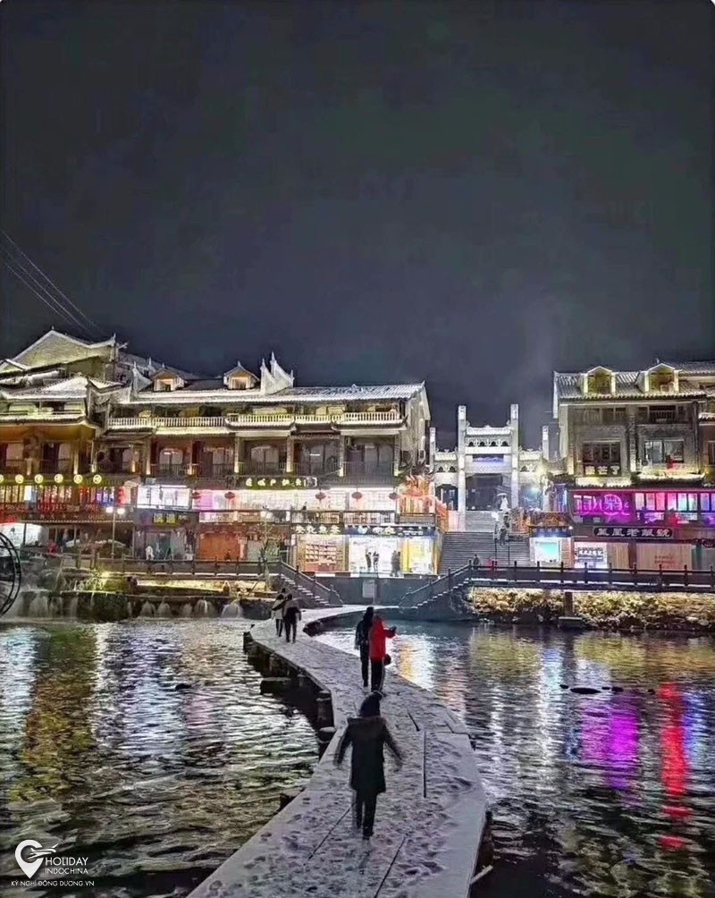 tour du lịch phượng ho&agrave;ng cổ trấn