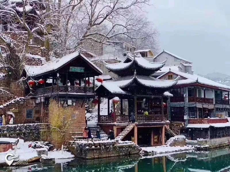 du lịch phượng ho&agrave;ng cổ trấn