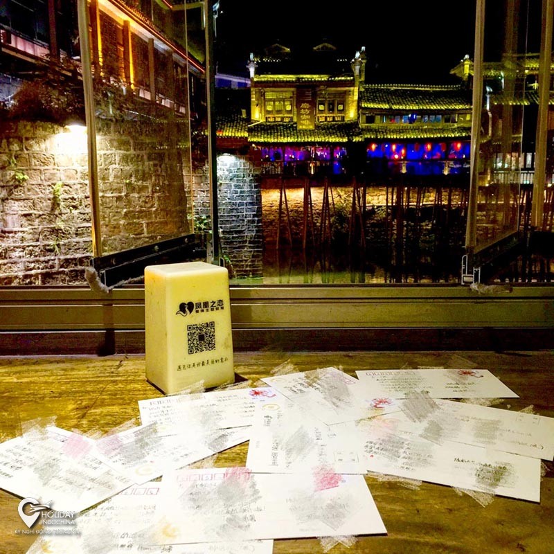 tour phượng ho&agrave;ng cổ trấn đường bay