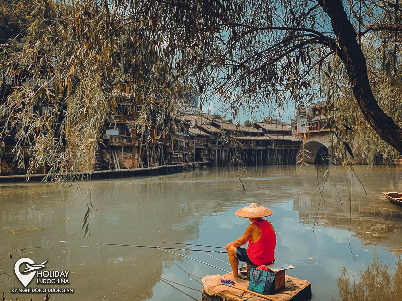 tour du lịch phượng ho&agrave;ng cổ trấn