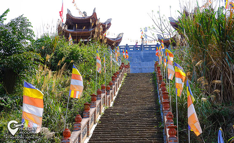 tour th&aacute;c bản giốc