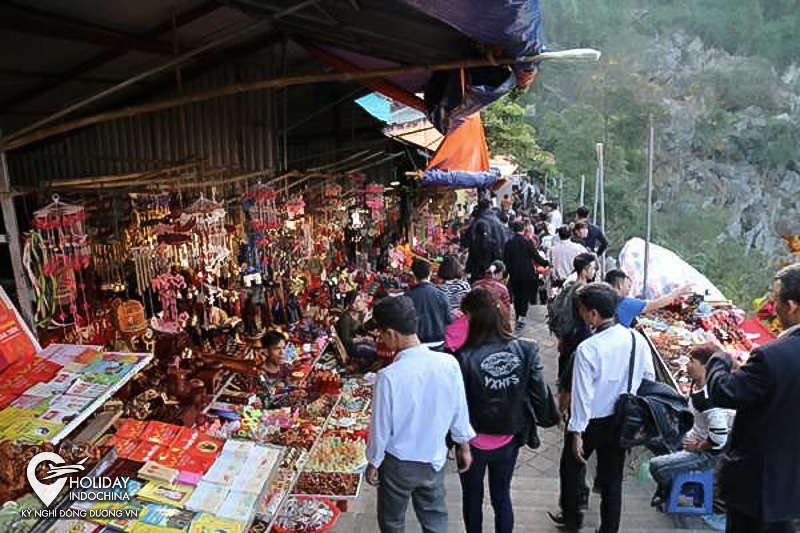 tour ch&ugrave;a hương