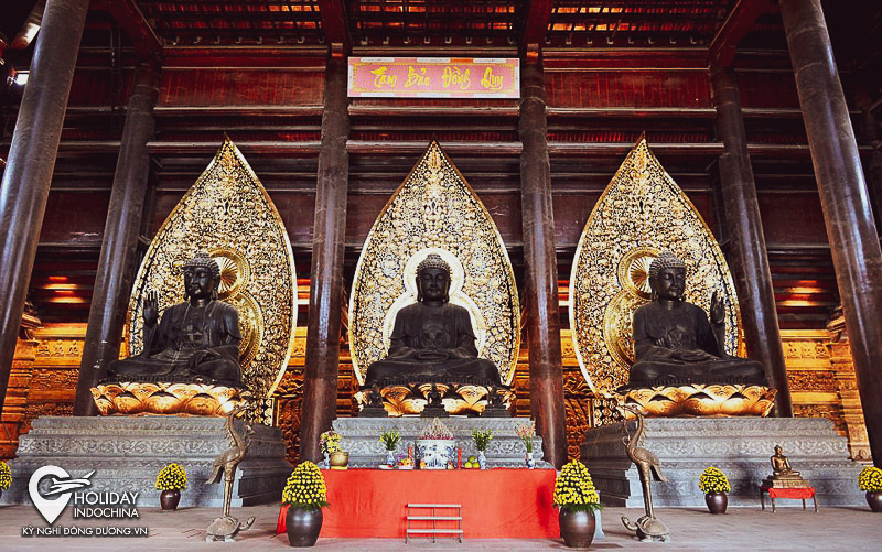 du lịch ch&ugrave;a tam ch&uacute;c