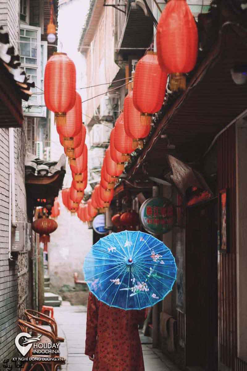 du lịch phượng ho&agrave;ng cổ trấn