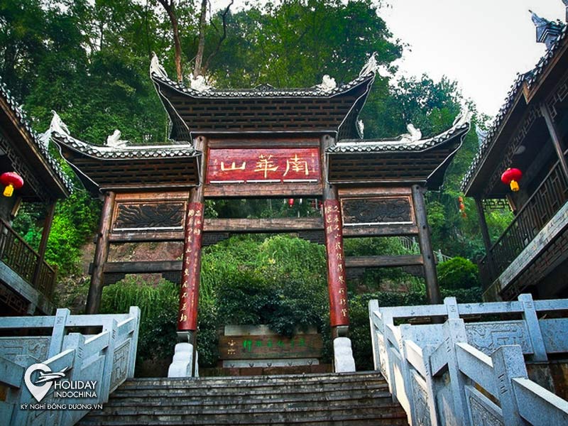 tour phượng ho&agrave;ng cổ trấn