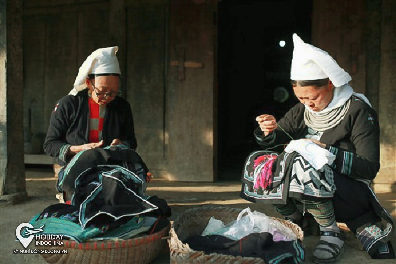 tour th&aacute;c bản giốc